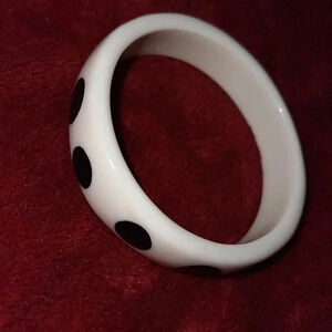 Vintage white black polka dots round  bangle